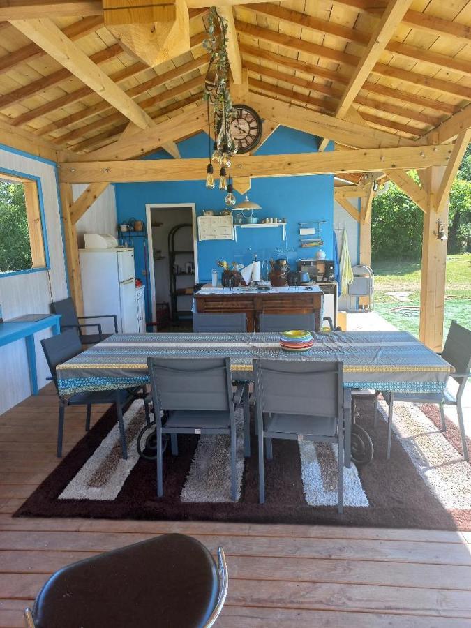 Les chalets Salinéens Salies-du-Salat Esterno foto